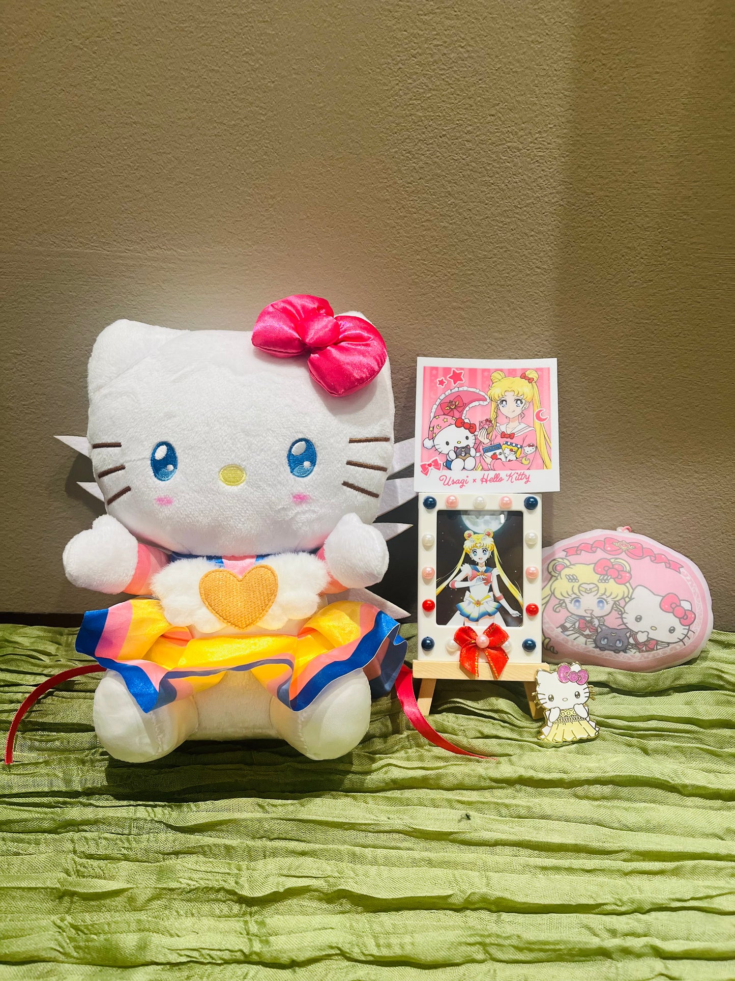 Sailor Moon x Hello Kitty Plush Gift Set!! Includes Plush, Polaroid Magnet, Glitter Enamel Pin, Plush Keychain, and Sticker!