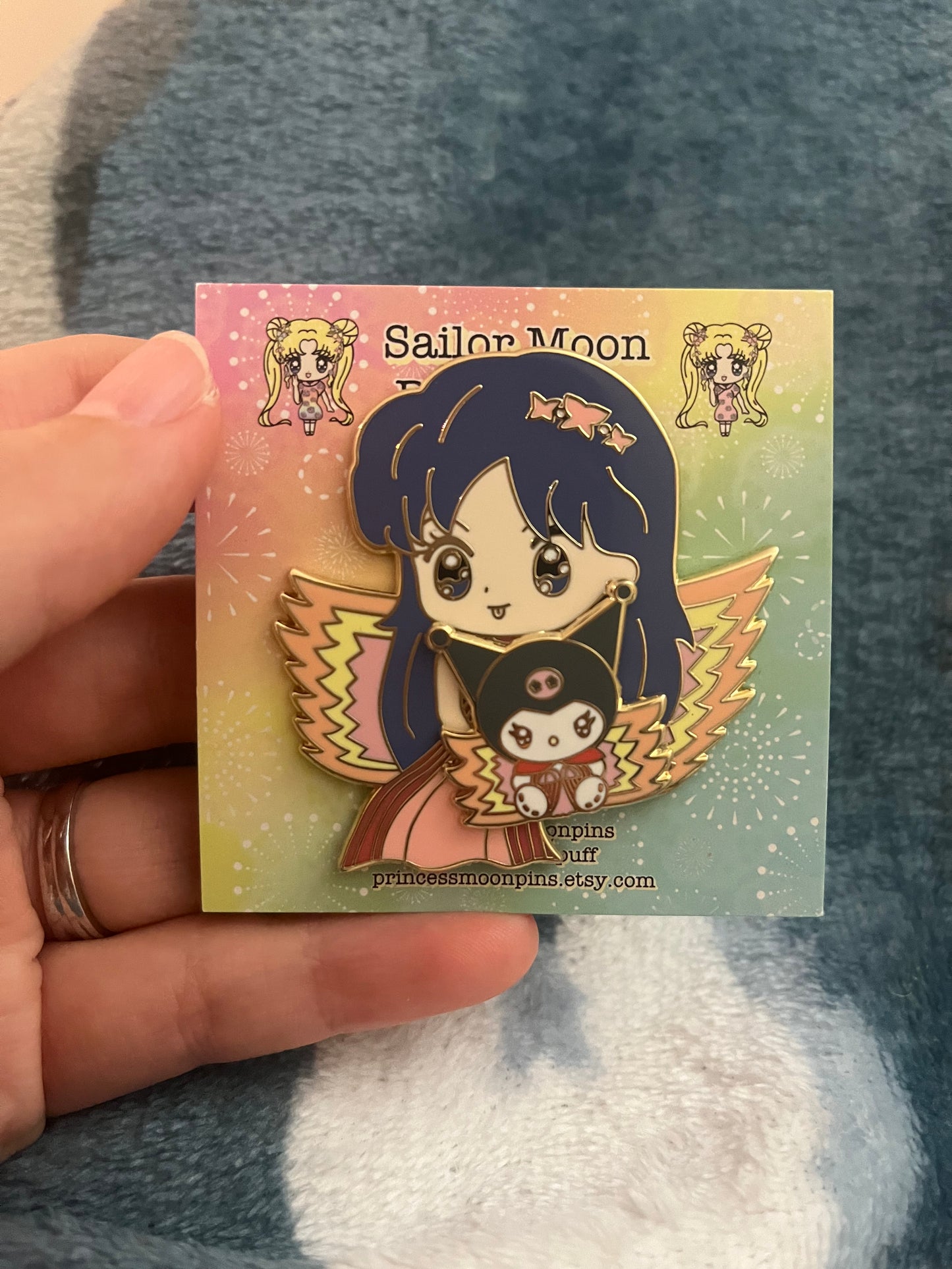 (Sailor Moon x Sanrio 2 inch Spinning Enamel Pin Sailor Mars x Kuromi Princess Series