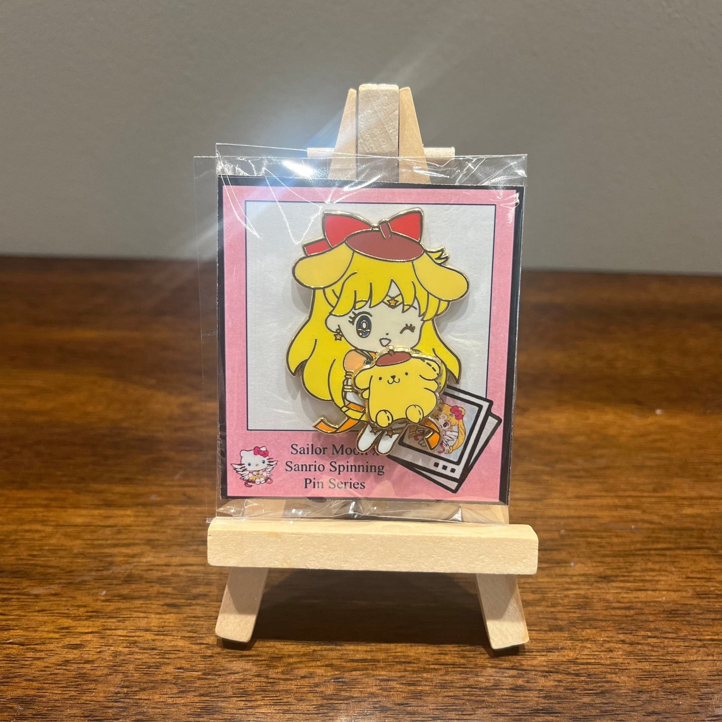 Sailor Moon 2 inch Spinning Enamel Pin - Sailor Venus x Pompompurin Version!