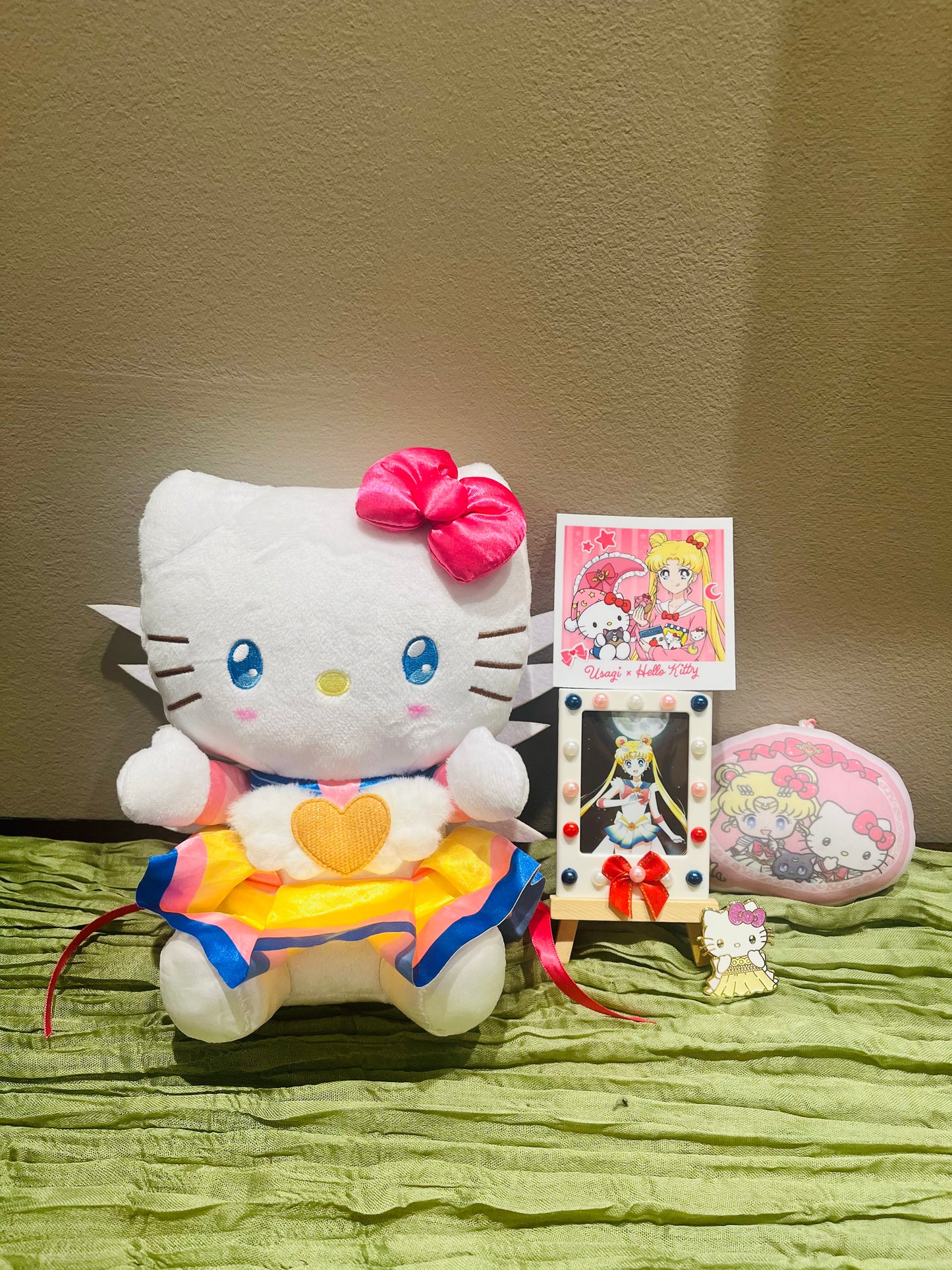 Sailor Moon x Hello Kitty Plush Gift Set!! Includes Plush, Polaroid Magnet, Glitter Enamel Pin, Plush Keychain, and Sticker!