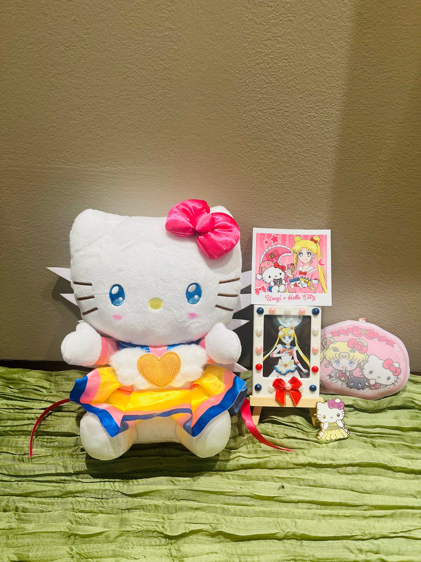 Sailor Moon x Hello Kitty Plush Gift Set!! Includes Plush, Polaroid Magnet, Glitter Enamel Pin, Plush Keychain, and Sticker!